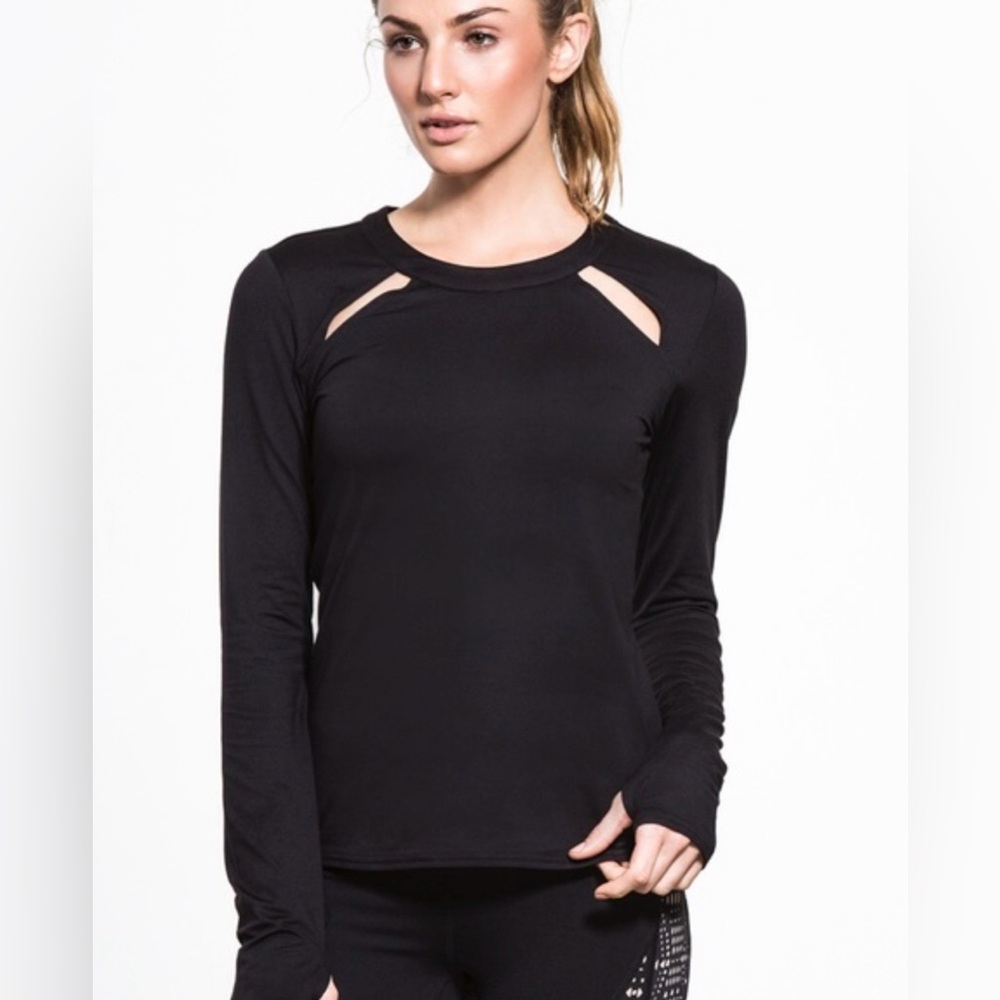 Alo Yoga Mantra Long-sleeve top with front & back cutouts, EUC, Small, Black $88